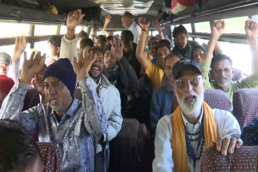 **EDS: SCREENSHOT VIA PTI VIDEOS** Srinagar: Pilgrims raise slogans...