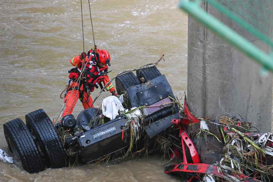 Bridge collapse that sent vehicles and people into a river