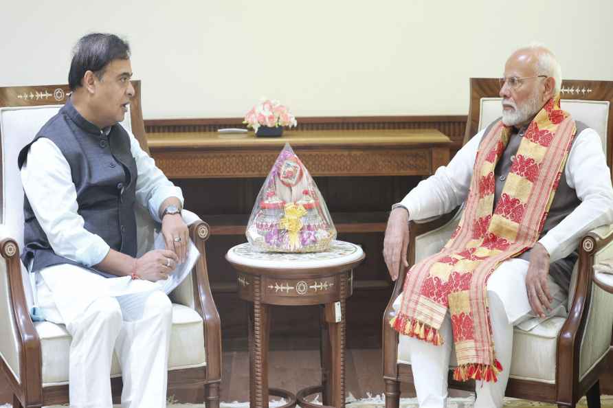 PM Modi with Himanta Biswa Sarma