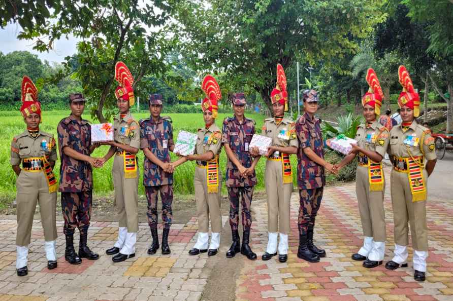 Independence Day: BSF presents sweets to Border Guard Bangladesh