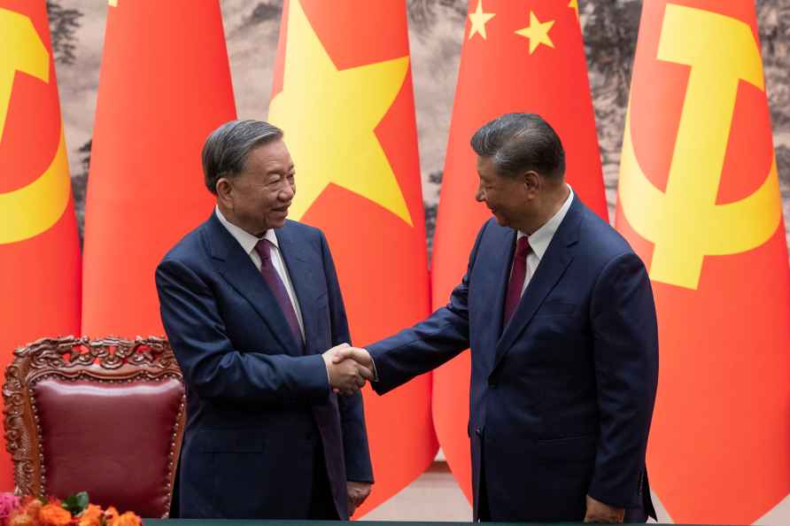 Xi Jinping with To Lam