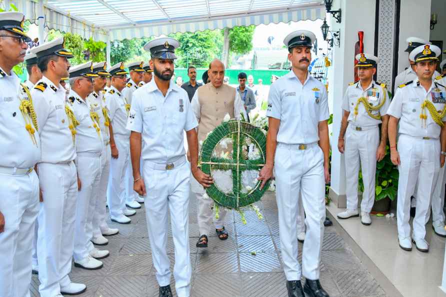 Rajnath Singh pays respects to Rakesh Pal