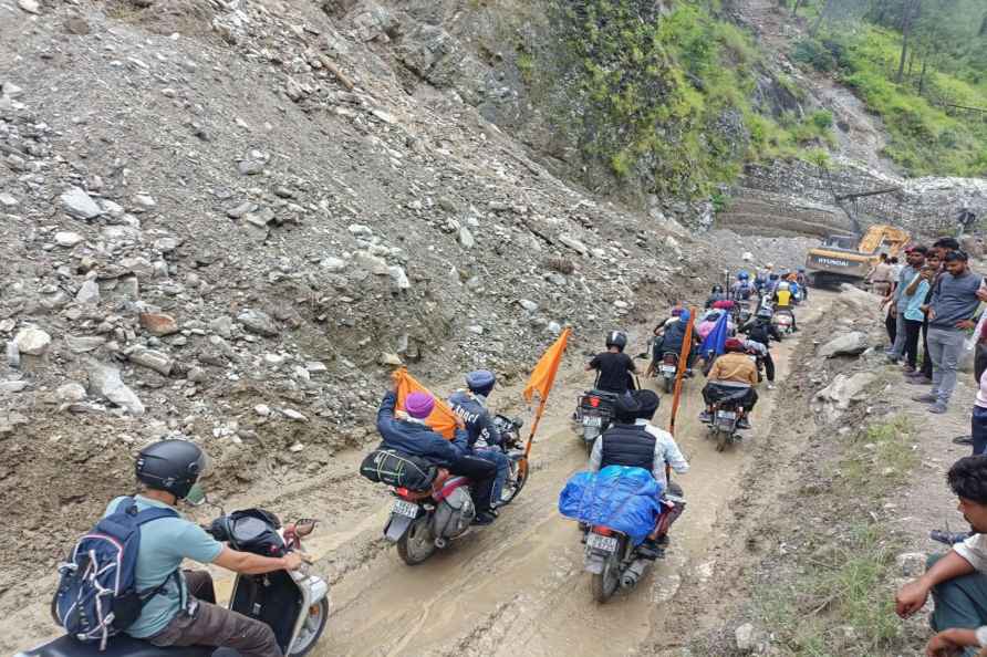 Badrinath National Highway gets blocked