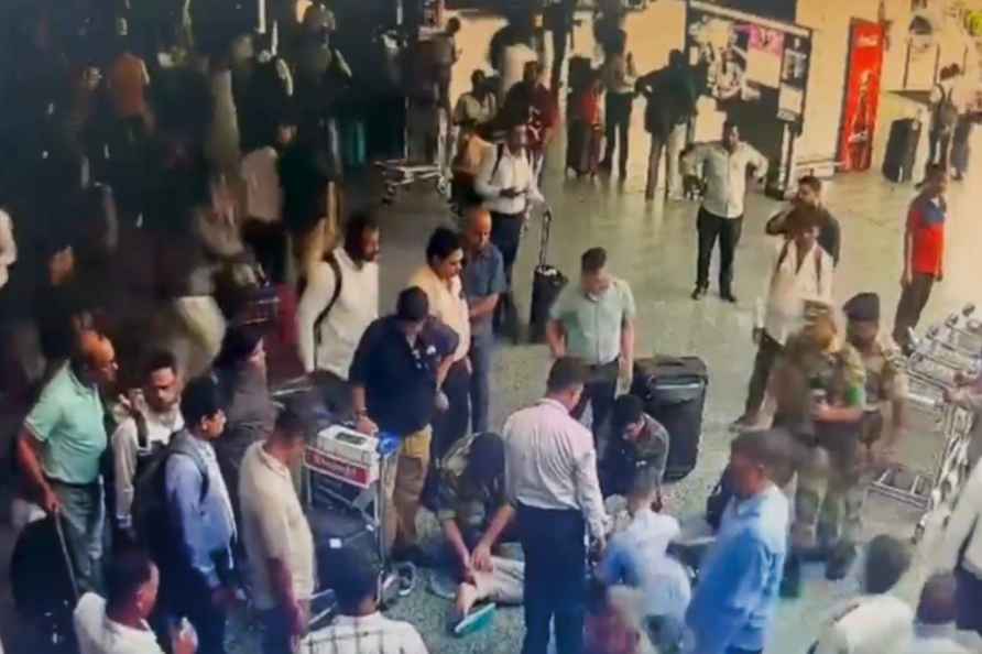 CISF give CPR to unconscious passenger at Delhi airport