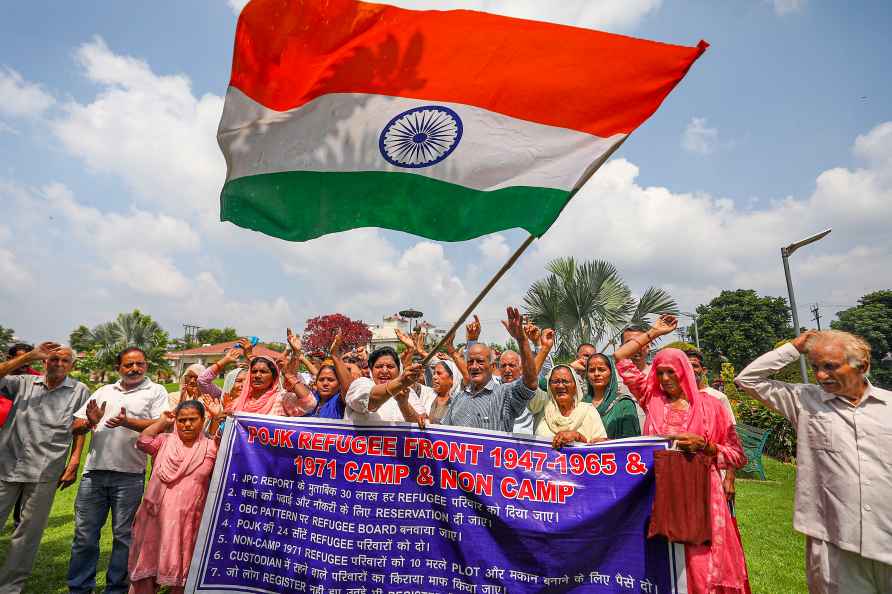 PoJK refugee front members protest