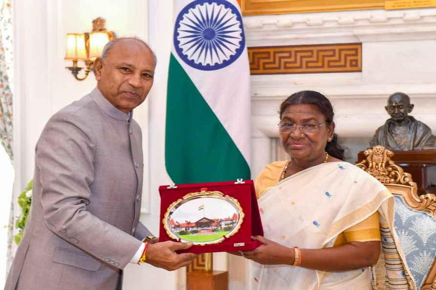 Droupadi Murmu meets Meghalaya Governor