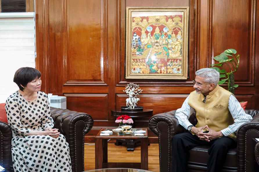 Jaishankar meets Akie Abe