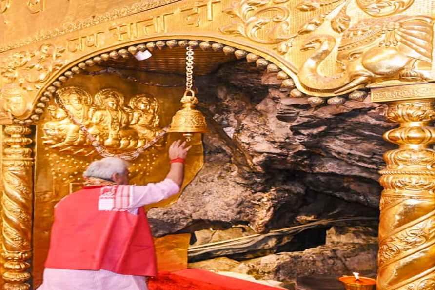 Manoj Sinha at Shri Mata Vaishno Devi shrine