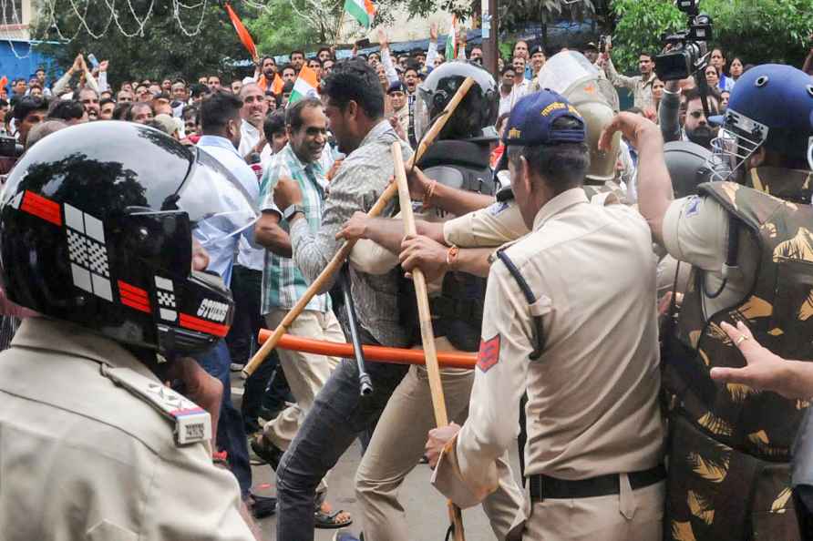 Guest teachers protest in Bhopal