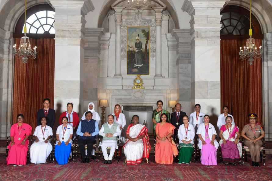 President presents National Florence Nightingale Awards 2024