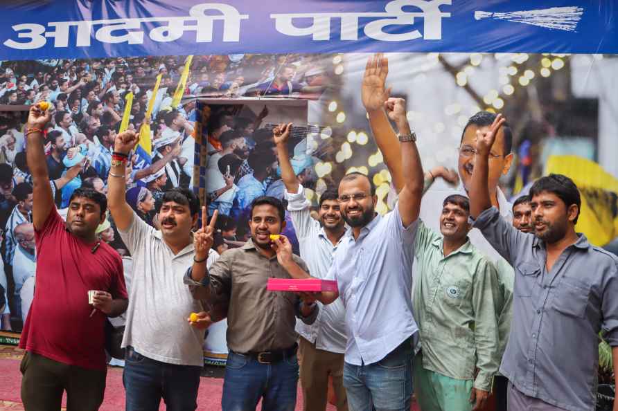 AAP workers celebrate Kejriwal's bail