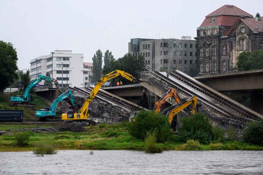 Carola Bridge demolition work