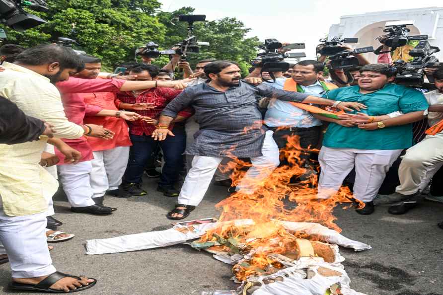 BJYM workers protest in Lucknow