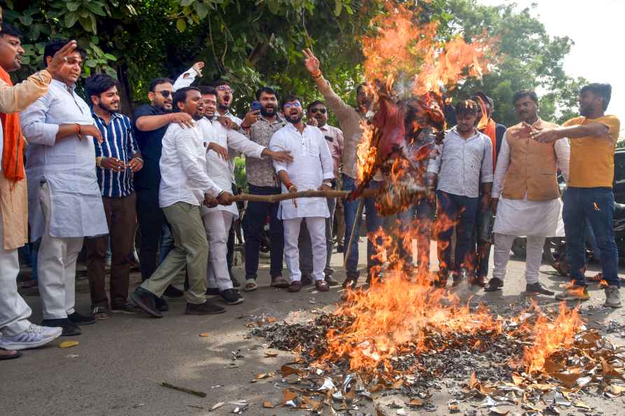 BJYM workers protest in Varanasi