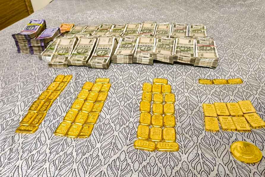 57 gold bars, Rs 16 lakh seized by CBI