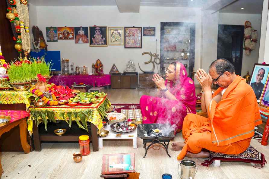 Shivraj Singh Chouhan prays on Durga Maha Ashtami