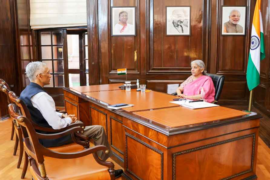 Nirmala Sitharaman, Parameswaran Iyer meet