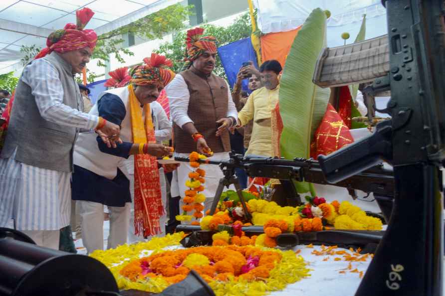 Manoj Tiwari slams AAP govt for not implementing Ayushman Bharat Yojana