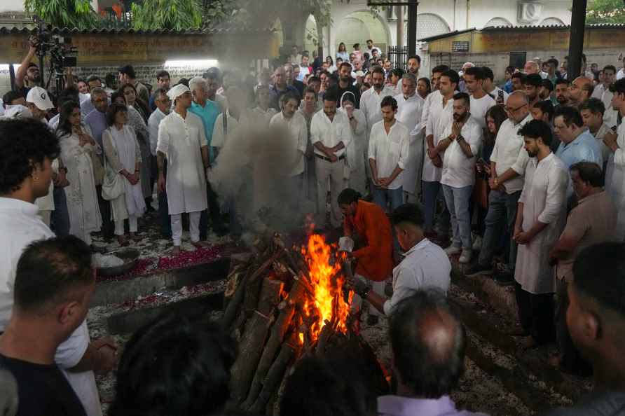 Last rites of fashion designer Rohit Bal