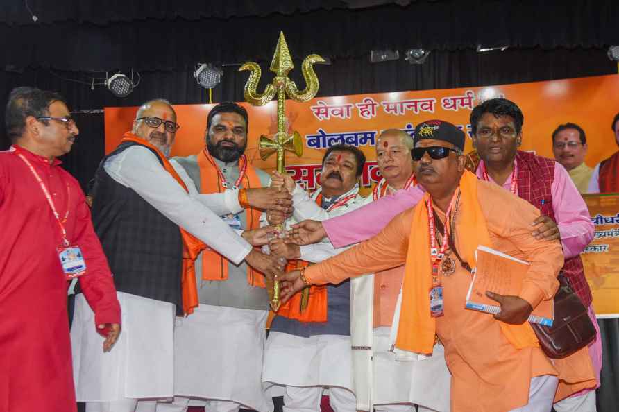 Felicitation of Bol Bum Seva volunteers in Patna