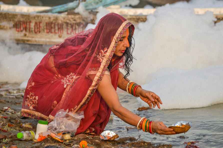 Chhath Puja festival amid Yamuna river pollution