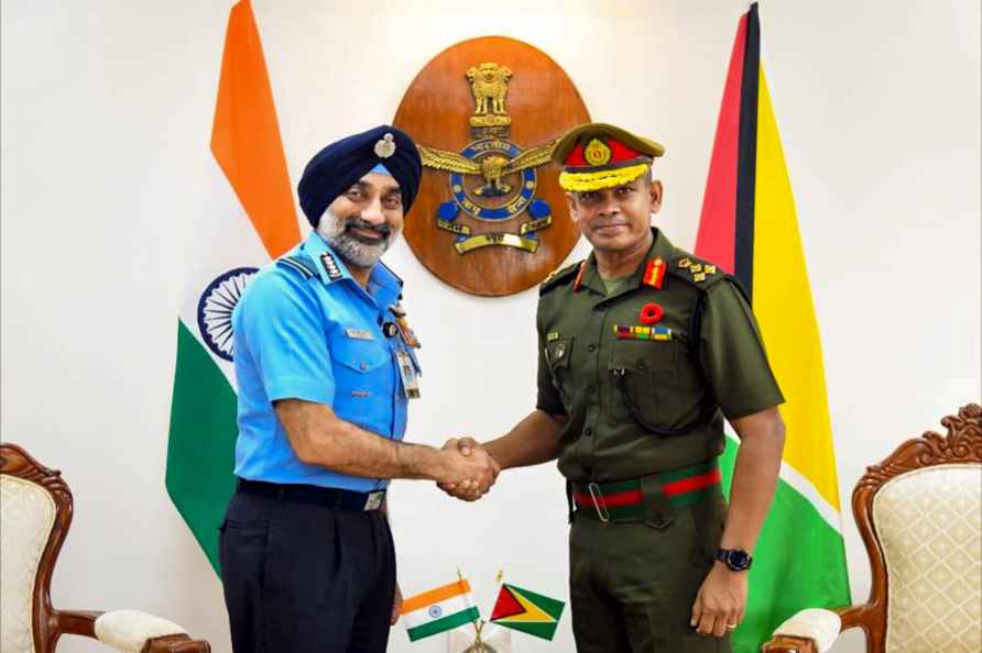 AP Singh, Brig Omar Khan meet