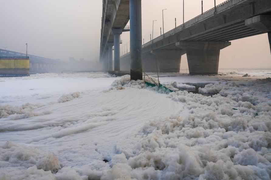 Toxic foam covers Yamuna River in Delhi