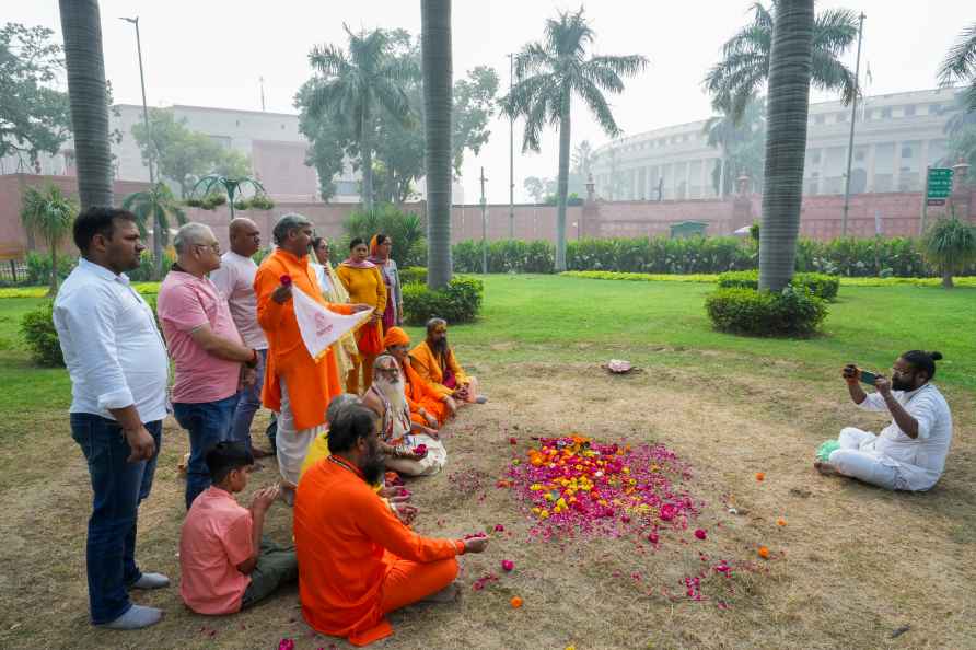 Khil Bhartiya Sarvdaliya Gauraksha Maha Abhiyan Samiti puja