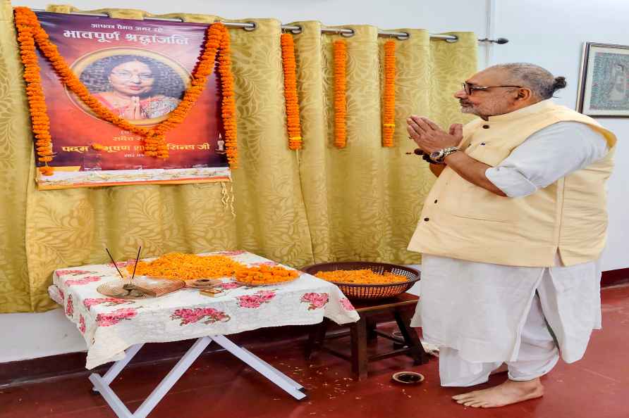 Giriraj Singh pays tribute to Sharda Sinha