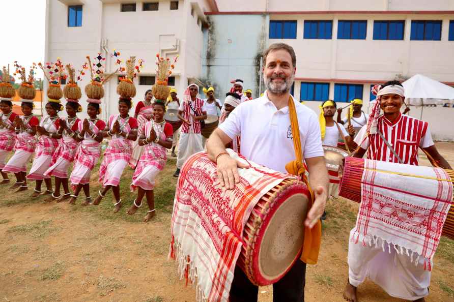 J'khand polls: Rahul Gandhi campaigns