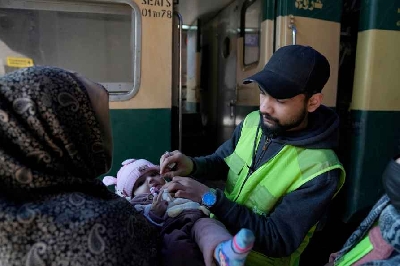 Pakistan launches nationwide polio eradication drive