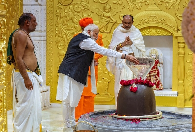 PM inaugurates new Valinath Mahadev temple, announces 1.25 lakh houses for the poor in Guj