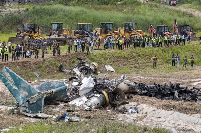 18 killed as plane crashes in Nepal 