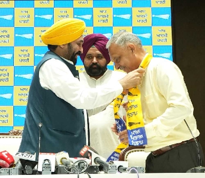 2-time SAD MLA Sukhi joins AAP in Chandigarh