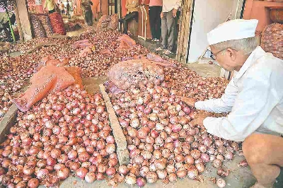 Second train with 840 tonnes of onion arrives in Delhi to boost availability