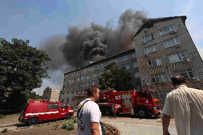 Russia fires over 100 drones at Ukraine as Kremlin dismisses transport chief after travel chaos
